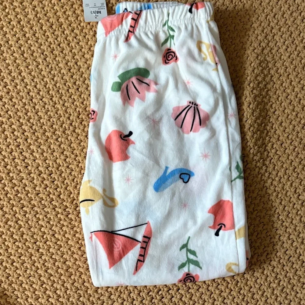 NWT Disney Princess 3 Piece Pajama Set with Pink and White Accents Size 8
